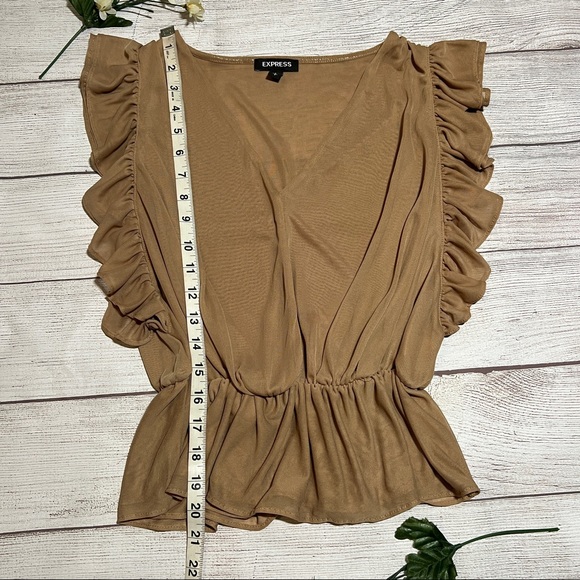 EXPRESS Ruffle V-Neck Peplum Top - Picture 9 of 12